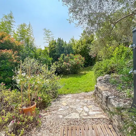 Hébergement de vacances Mazet Piscine Proche Uzes